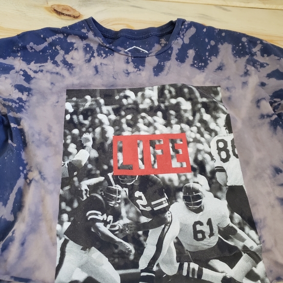 Distressed Altru LIFE Football crop top - Picture 2 of 4